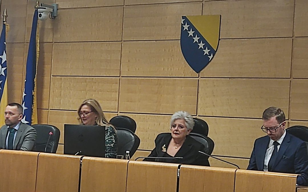 ODRŽANA ZAJEDNIČKA TEMATSKA SJEDNICA PARLAMENTARINIH KOMISIJA PARLAMENTA FEDERACIJE BOSNE I HERCEGOVINE NA TEMU INSTITUCIONALNOG ODGOVORA NA NASILJE U PORODICI I NASILJE NAD ŽENAMA