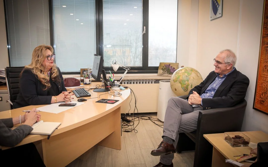 Sastanak direktorice Samre Filipović Hadžiabdić i ambasadora OSCE misije u Bosni i Hercegovini, Rickom Holtzappleom